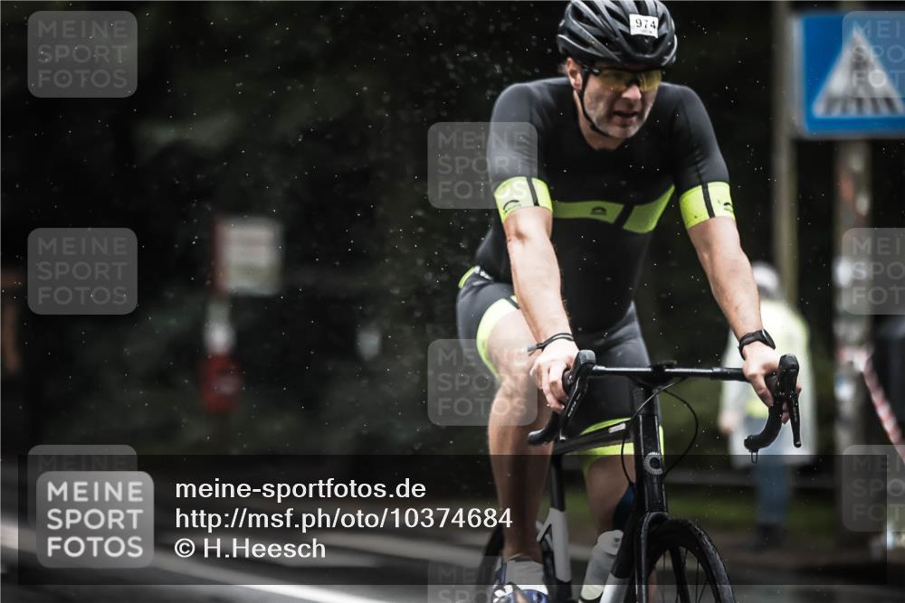 13.09.2026 - Stadtparktriathlon H.Heesch http://msf.ph/oto/10374684 13.09.2026 12:12:03 Radfahren 865, 873, 950, 951, 974 meine-sportfotos.de