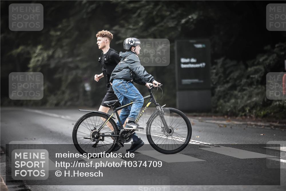 13.09.2026 - Stadtparktriathlon H.Heesch http://msf.ph/oto/10374709 13.09.2026 10:55:05 Radfahren 372, 381, 432, 473, 520, 557, 572, 666 meine-sportfotos.de