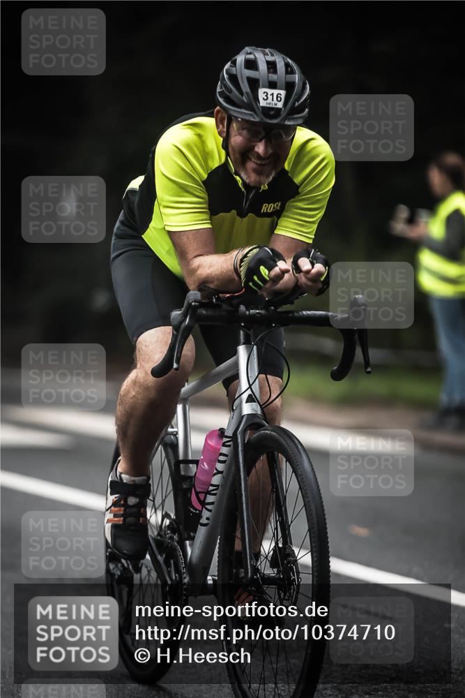 13.09.2026 - Stadtparktriathlon H.Heesch http://msf.ph/oto/10374710 13.09.2026 10:25:48 Radfahren 210, 284, 316, 466 meine-sportfotos.de