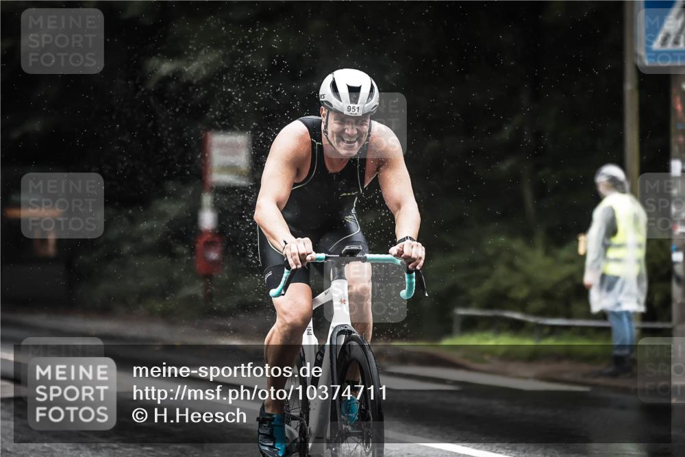 13.09.2026 - Stadtparktriathlon H.Heesch http://msf.ph/oto/10374711 13.09.2026 12:12:07 Radfahren 873, 893, 950, 951, 974, 1004 meine-sportfotos.de