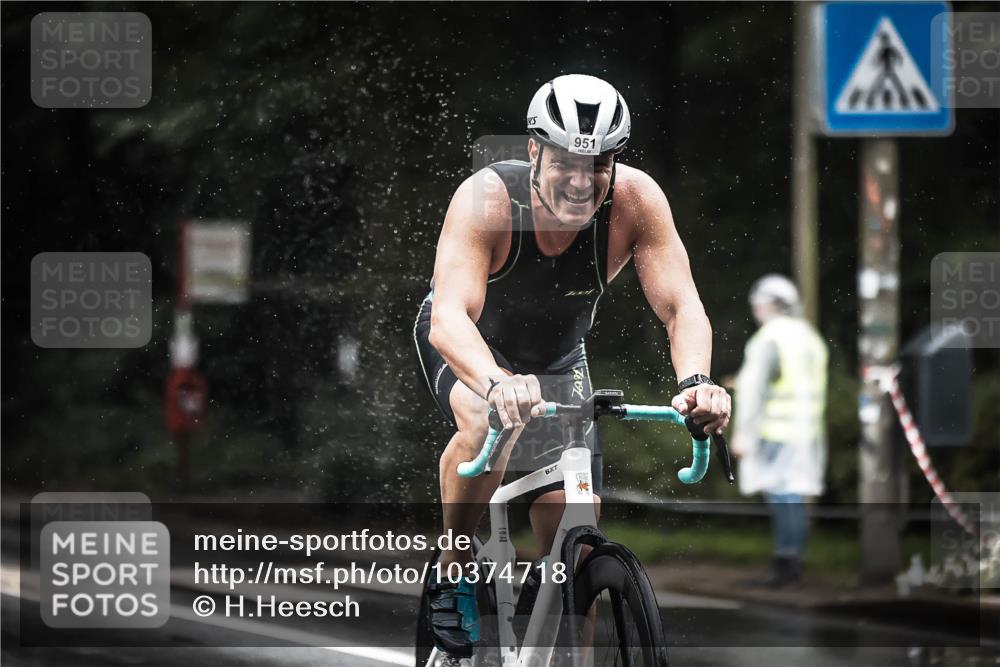 13.09.2026 - Stadtparktriathlon H.Heesch http://msf.ph/oto/10374718 13.09.2026 12:12:07 Radfahren 873, 893, 950, 951, 974, 1004 meine-sportfotos.de
