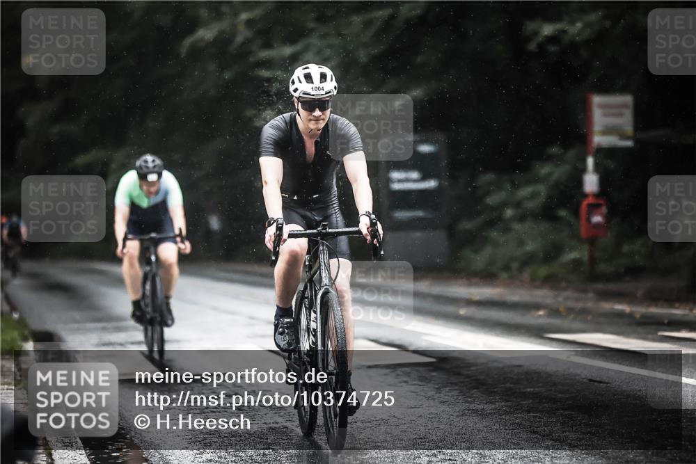 13.09.2026 - Stadtparktriathlon H.Heesch http://msf.ph/oto/10374725 13.09.2026 12:12:12 Radfahren 893, 951, 1004 meine-sportfotos.de
