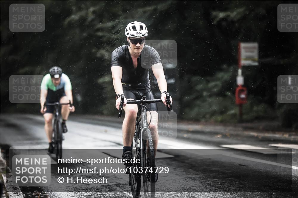 13.09.2026 - Stadtparktriathlon H.Heesch http://msf.ph/oto/10374729 13.09.2026 12:12:12 Radfahren 893, 951, 1004 meine-sportfotos.de