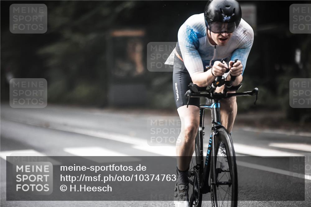 13.09.2026 - Stadtparktriathlon H.Heesch http://msf.ph/oto/10374763 13.09.2026 10:55:15 Radfahren 377, 410, 538, 542 meine-sportfotos.de