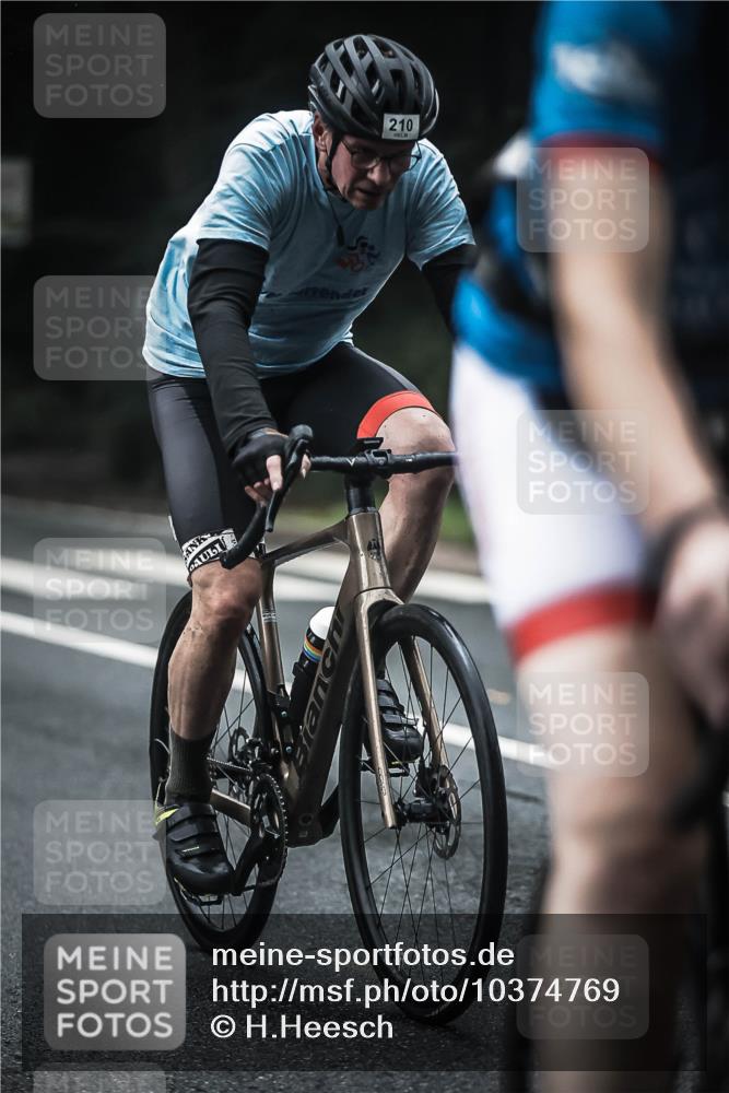 13.09.2026 - Stadtparktriathlon H.Heesch http://msf.ph/oto/10374769 13.09.2026 10:25:52 Radfahren 210, 257, 284, 316, 466 meine-sportfotos.de