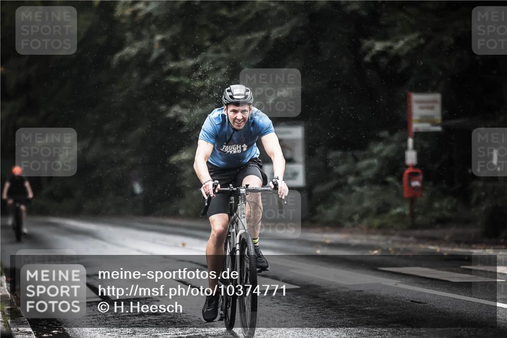 13.09.2026 - Stadtparktriathlon H.Heesch http://msf.ph/oto/10374771 13.09.2026 12:12:19 Radfahren 854, 893, 1047 meine-sportfotos.de