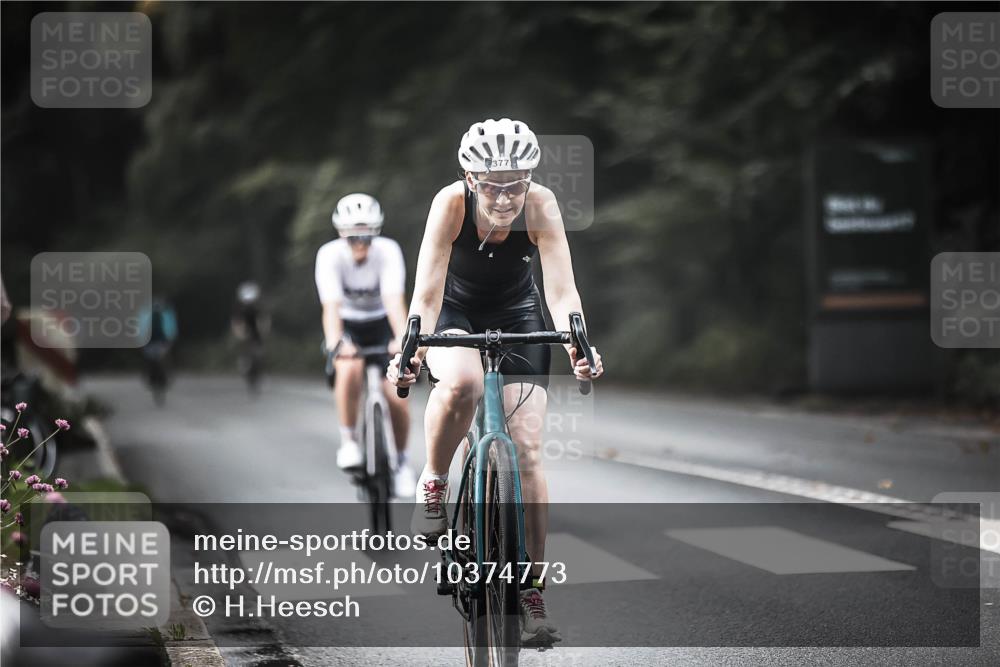 13.09.2026 - Stadtparktriathlon H.Heesch http://msf.ph/oto/10374773 13.09.2026 10:55:17 Radfahren 377, 410, 538, 542 meine-sportfotos.de