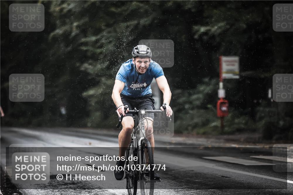 13.09.2026 - Stadtparktriathlon H.Heesch http://msf.ph/oto/10374774 13.09.2026 12:12:19 Radfahren 854, 893, 1047 meine-sportfotos.de
