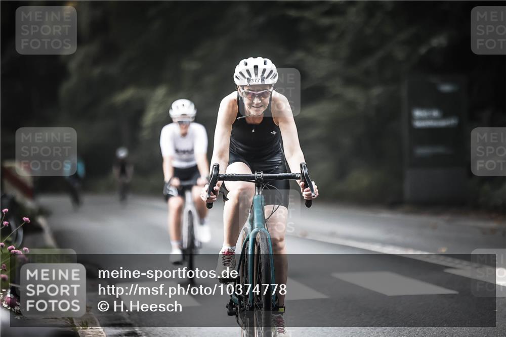 13.09.2026 - Stadtparktriathlon H.Heesch http://msf.ph/oto/10374778 13.09.2026 10:55:17 Radfahren 377, 410, 538, 542 meine-sportfotos.de