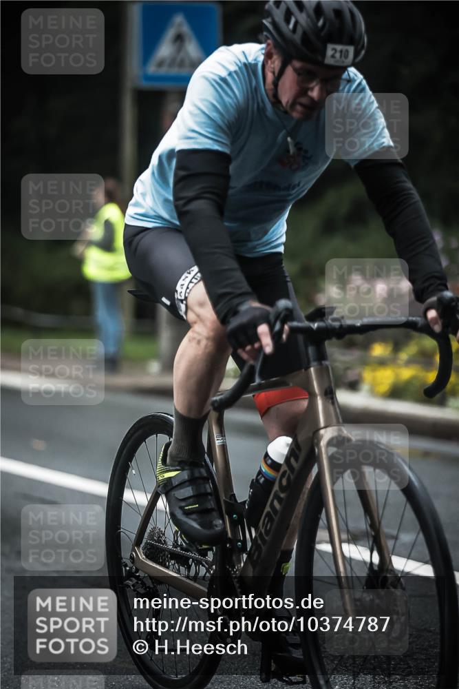 13.09.2026 - Stadtparktriathlon H.Heesch http://msf.ph/oto/10374787 13.09.2026 10:25:52 Radfahren 210, 257, 284, 316, 466 meine-sportfotos.de
