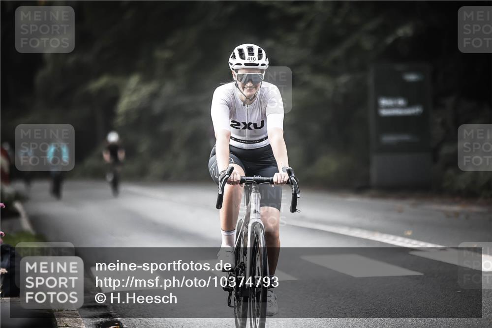 13.09.2026 - Stadtparktriathlon H.Heesch http://msf.ph/oto/10374793 13.09.2026 10:55:19 Radfahren 377, 410, 542 meine-sportfotos.de