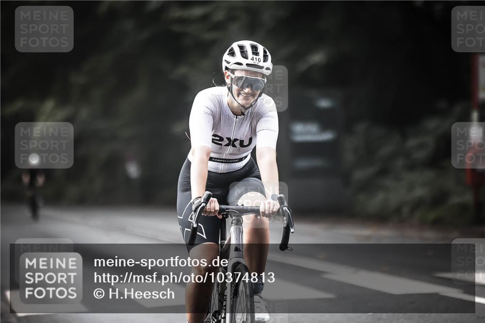 13.09.2026 - Stadtparktriathlon H.Heesch http://msf.ph/oto/10374813 13.09.2026 10:55:19 Radfahren 377, 410, 542 meine-sportfotos.de