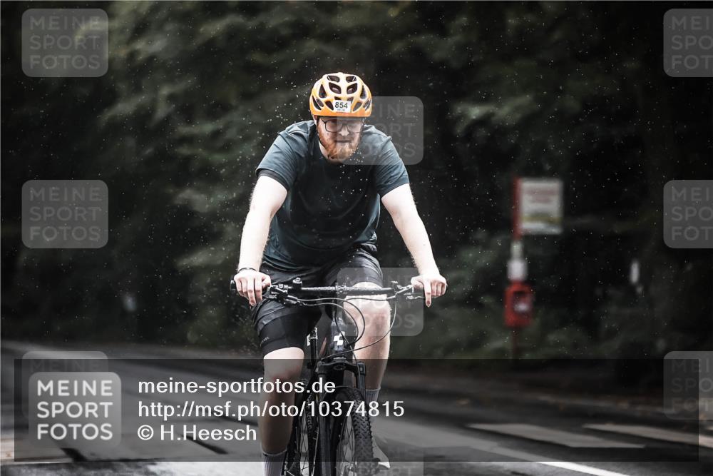 13.09.2026 - Stadtparktriathlon H.Heesch http://msf.ph/oto/10374815 13.09.2026 12:12:25 Radfahren 854, 1047 meine-sportfotos.de