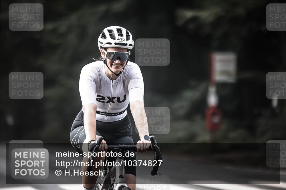 13.09.2026 - Stadtparktriathlon H.Heesch http://msf.ph/oto/10374827 13.09.2026 10:55:19 Radfahren 377, 410, 542 meine-sportfotos.de