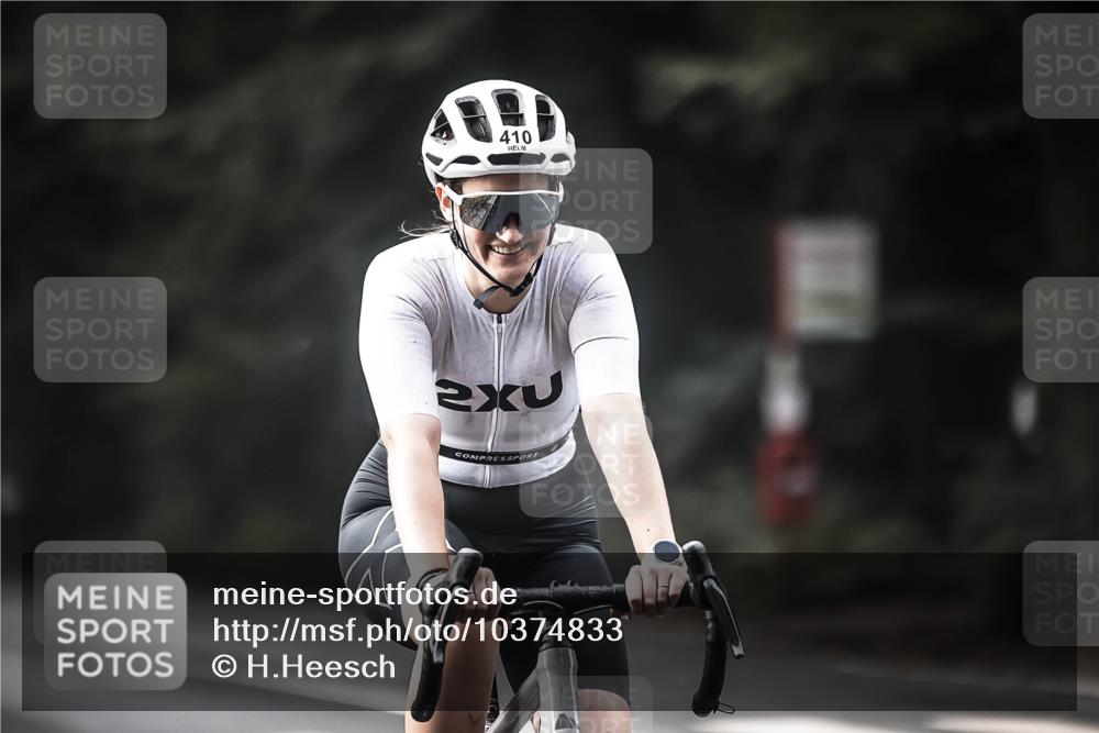 13.09.2026 - Stadtparktriathlon H.Heesch http://msf.ph/oto/10374833 13.09.2026 10:55:19 Radfahren 377, 410, 542 meine-sportfotos.de