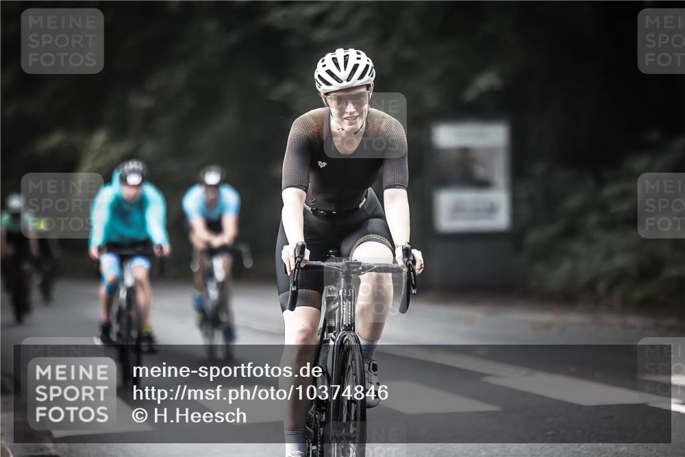 13.09.2026 - Stadtparktriathlon H.Heesch http://msf.ph/oto/10374846 13.09.2026 10:55:26 Radfahren 353, 358, 370, 546, 672 meine-sportfotos.de