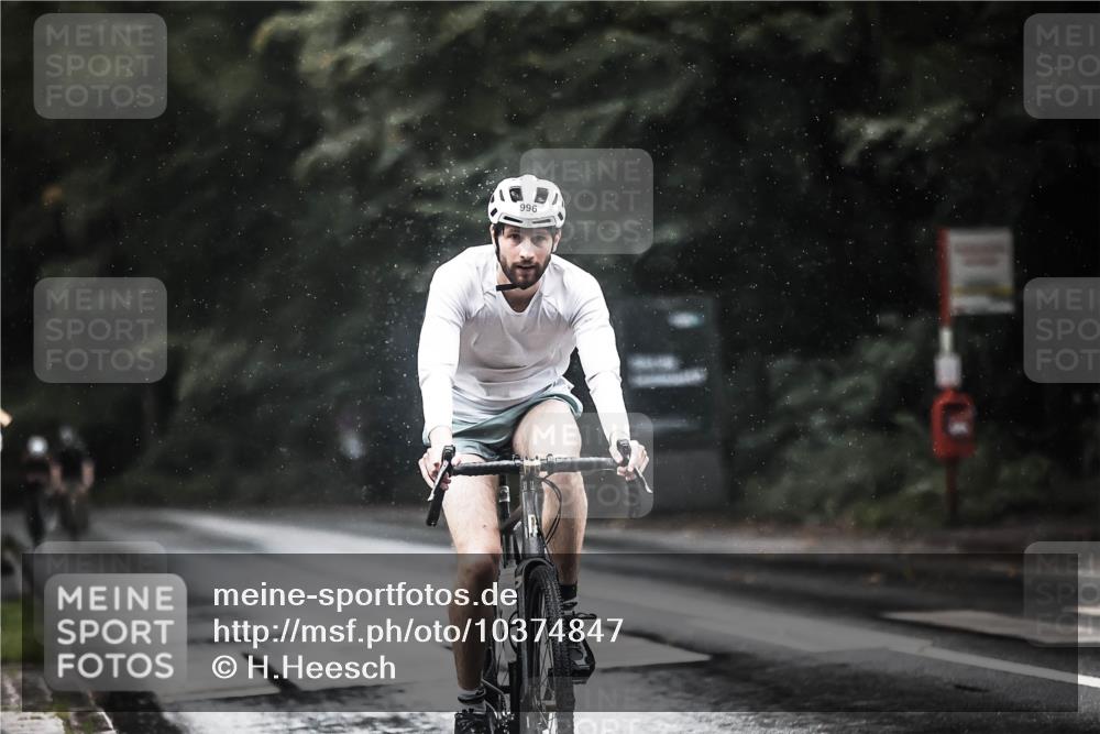 13.09.2026 - Stadtparktriathlon H.Heesch http://msf.ph/oto/10374847 13.09.2026 12:12:37 Radfahren 842, 996 meine-sportfotos.de