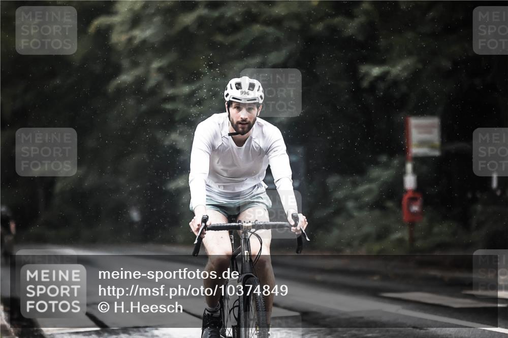 13.09.2026 - Stadtparktriathlon H.Heesch http://msf.ph/oto/10374849 13.09.2026 12:12:37 Radfahren 842, 996 meine-sportfotos.de