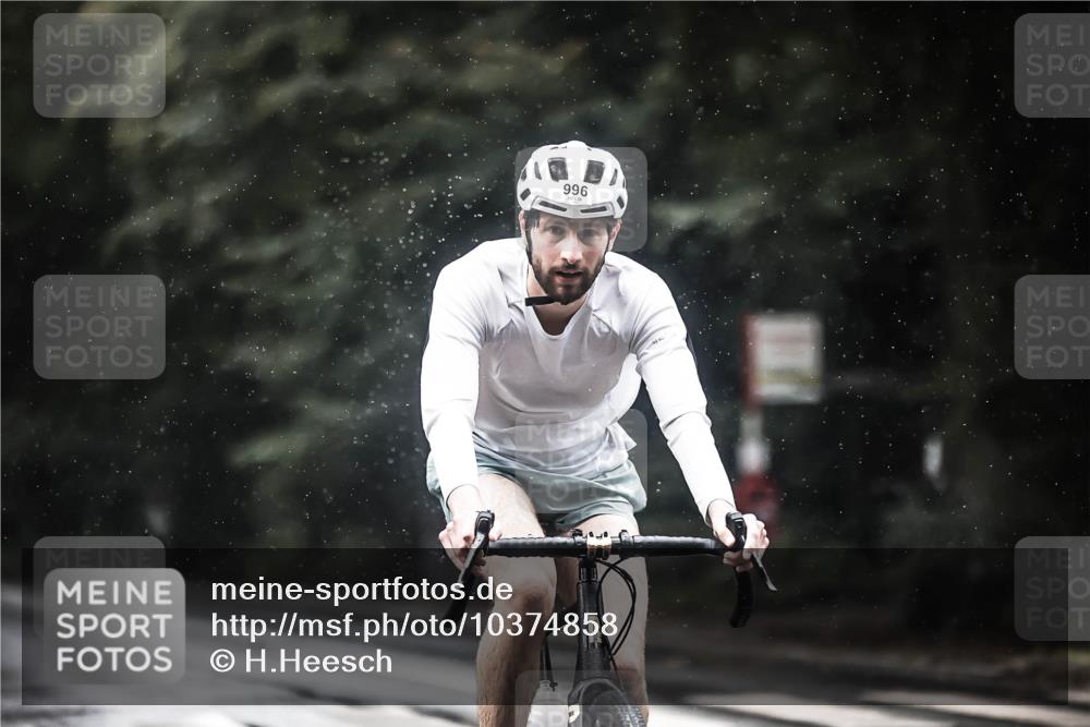 13.09.2026 - Stadtparktriathlon H.Heesch http://msf.ph/oto/10374858 13.09.2026 12:12:38 Radfahren 842, 953, 996 meine-sportfotos.de
