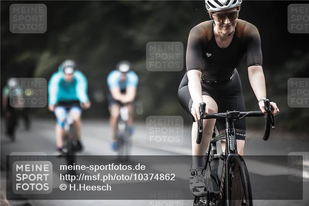 13.09.2026 - Stadtparktriathlon H.Heesch http://msf.ph/oto/10374862 13.09.2026 10:55:26 Radfahren 353, 358, 370, 546, 672 meine-sportfotos.de