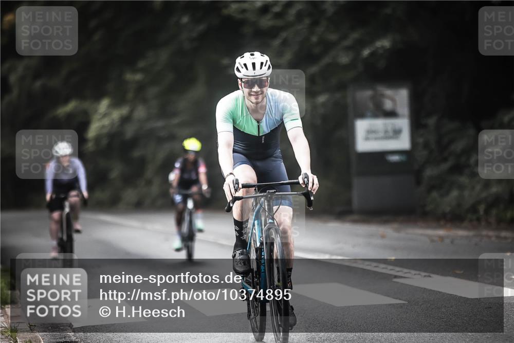 13.09.2026 - Stadtparktriathlon H.Heesch http://msf.ph/oto/10374895 13.09.2026 10:55:30 Radfahren 353, 358, 370, 392, 546, 672 meine-sportfotos.de