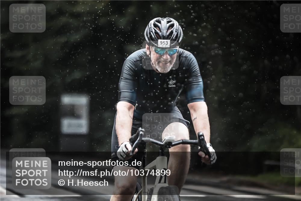 13.09.2026 - Stadtparktriathlon H.Heesch http://msf.ph/oto/10374899 13.09.2026 12:12:45 Radfahren 842, 857, 953, 970, 980, 1037 meine-sportfotos.de