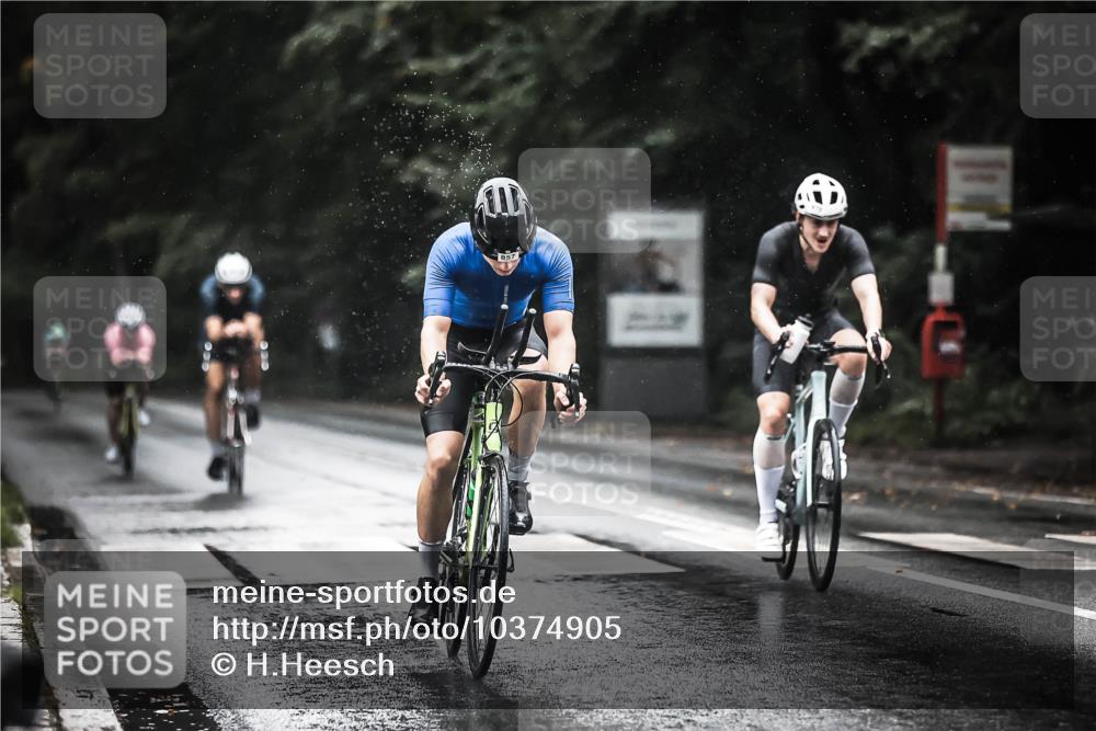 13.09.2026 - Stadtparktriathlon H.Heesch http://msf.ph/oto/10374905 13.09.2026 12:12:47 Radfahren 842, 857, 953, 970, 980, 1037 meine-sportfotos.de