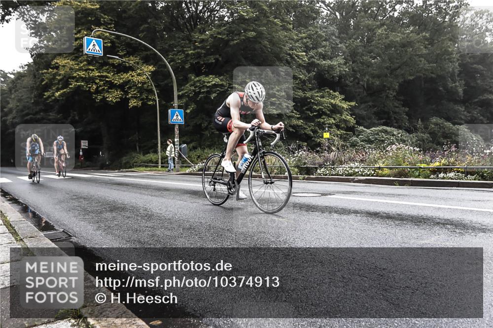 13.09.2026 - Stadtparktriathlon H.Heesch http://msf.ph/oto/10374913 13.09.2026 09:14:12 Radfahren 75, 76, 84, 114, 133 meine-sportfotos.de