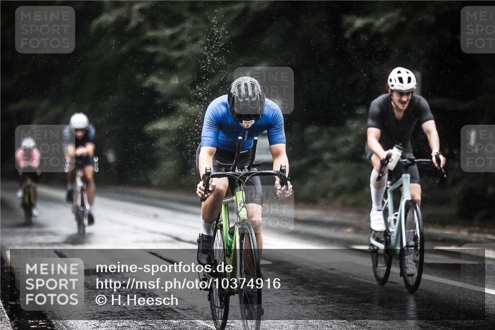 13.09.2026 - Stadtparktriathlon H.Heesch http://msf.ph/oto/10374916 13.09.2026 12:12:47 Radfahren 842, 857, 953, 970, 980, 1037 meine-sportfotos.de