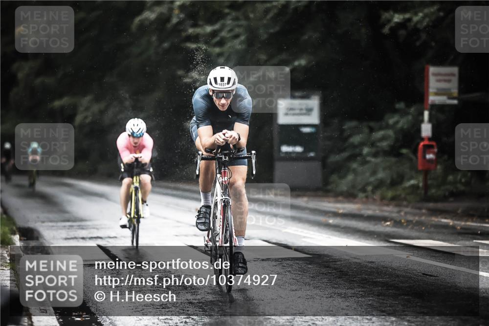 13.09.2026 - Stadtparktriathlon H.Heesch http://msf.ph/oto/10374927 13.09.2026 12:12:49 Radfahren 842, 857, 953, 970, 980, 1028, 1037 meine-sportfotos.de