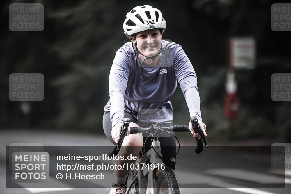 13.09.2026 - Stadtparktriathlon H.Heesch http://msf.ph/oto/10374946 13.09.2026 10:55:33 Radfahren 358, 370, 392, 531, 546, 672 meine-sportfotos.de