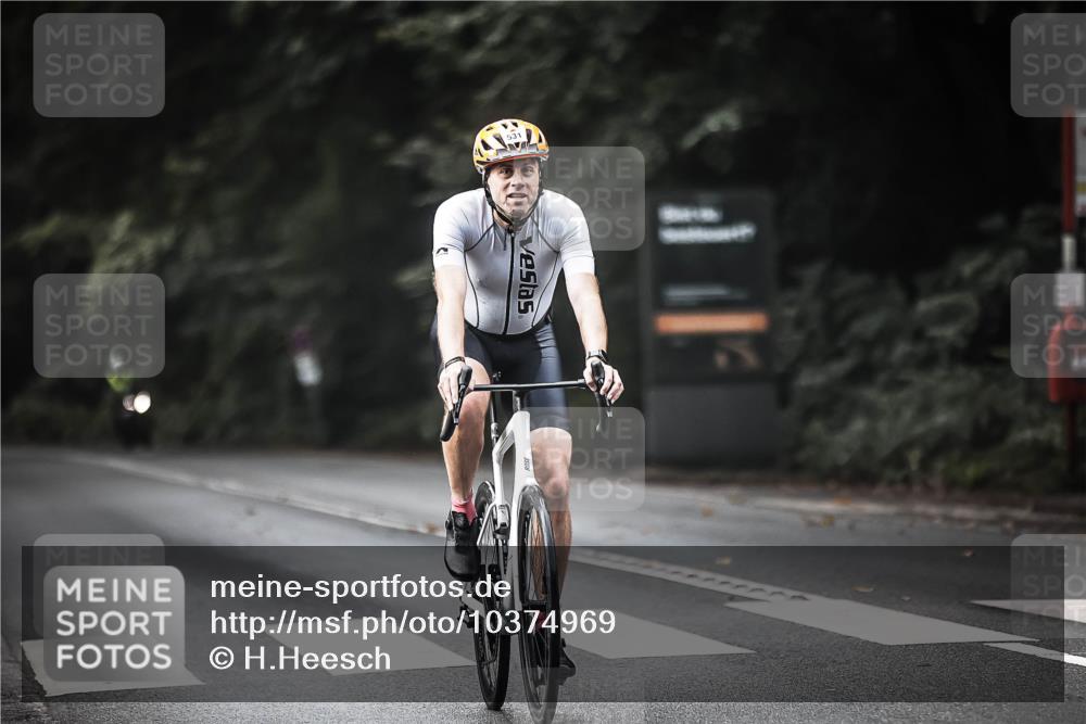 13.09.2026 - Stadtparktriathlon H.Heesch http://msf.ph/oto/10374969 13.09.2026 10:55:37 Radfahren 358, 392, 531 meine-sportfotos.de