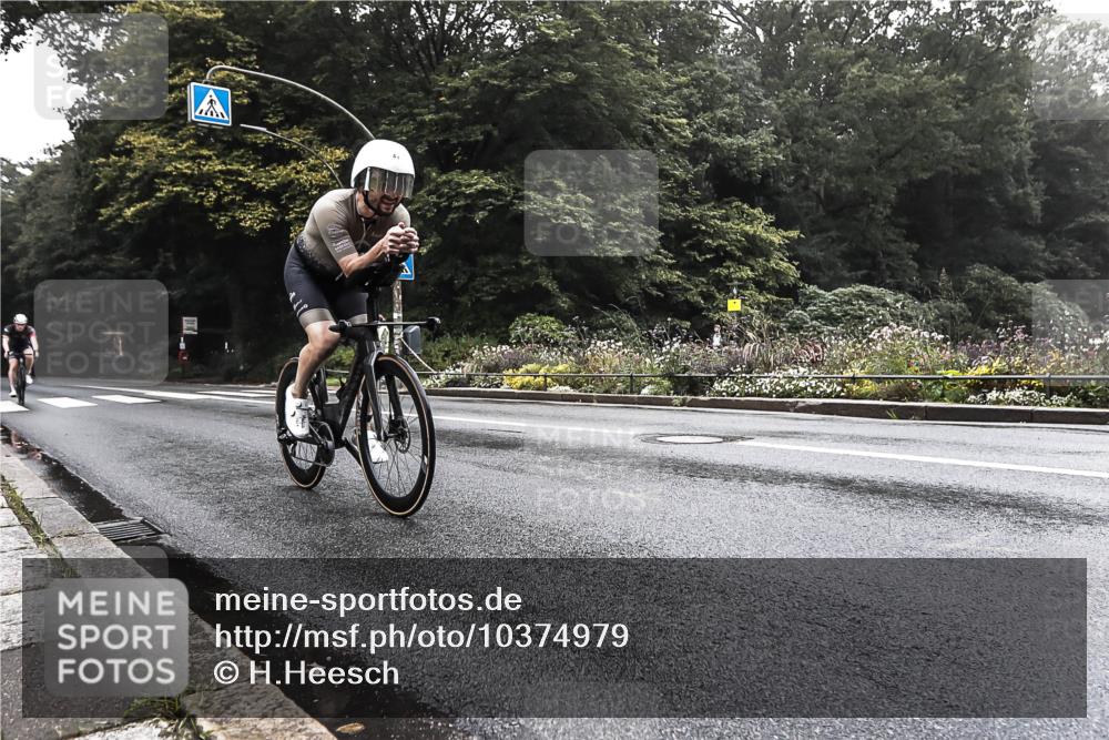 13.09.2026 - Stadtparktriathlon H.Heesch http://msf.ph/oto/10374979 13.09.2026 09:14:27 Radfahren 49, 51, 64, 106, 143 meine-sportfotos.de