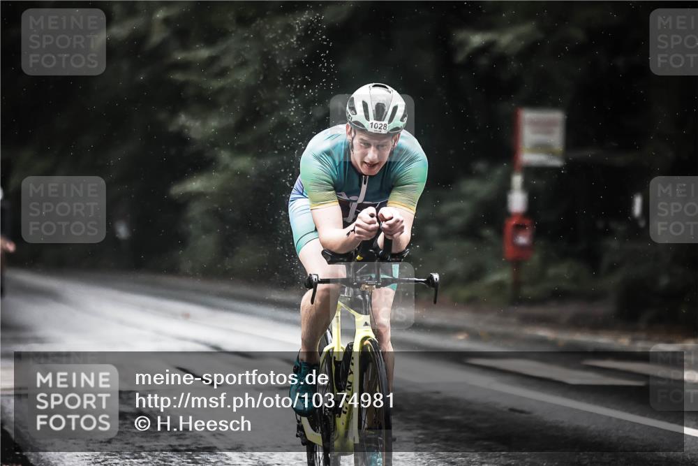 13.09.2026 - Stadtparktriathlon H.Heesch http://msf.ph/oto/10374981 13.09.2026 12:12:55 Radfahren 979, 980, 1028, 1037, 1045 meine-sportfotos.de