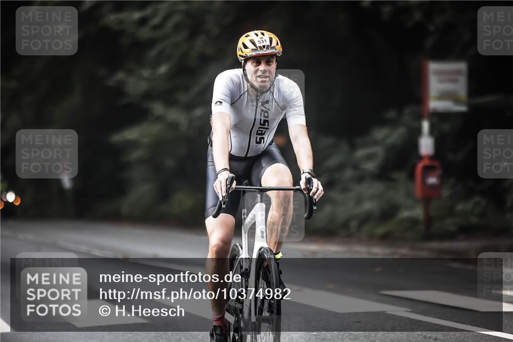 13.09.2026 - Stadtparktriathlon H.Heesch http://msf.ph/oto/10374982 13.09.2026 10:55:37 Radfahren 358, 392, 531 meine-sportfotos.de