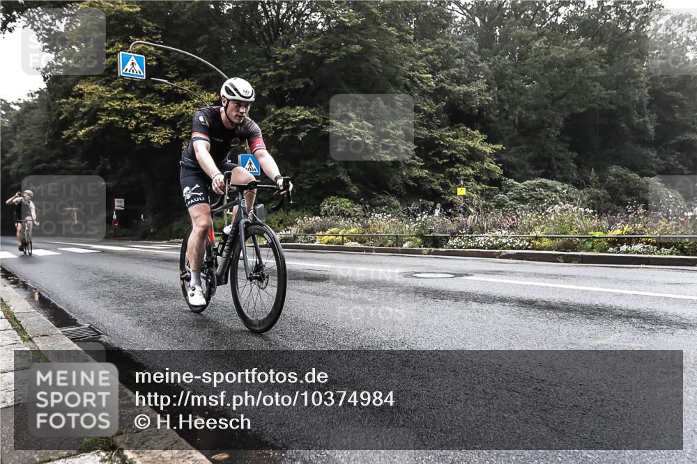13.09.2026 - Stadtparktriathlon H.Heesch http://msf.ph/oto/10374984 13.09.2026 09:14:28 Radfahren 49, 51, 64, 106, 143, 198 meine-sportfotos.de