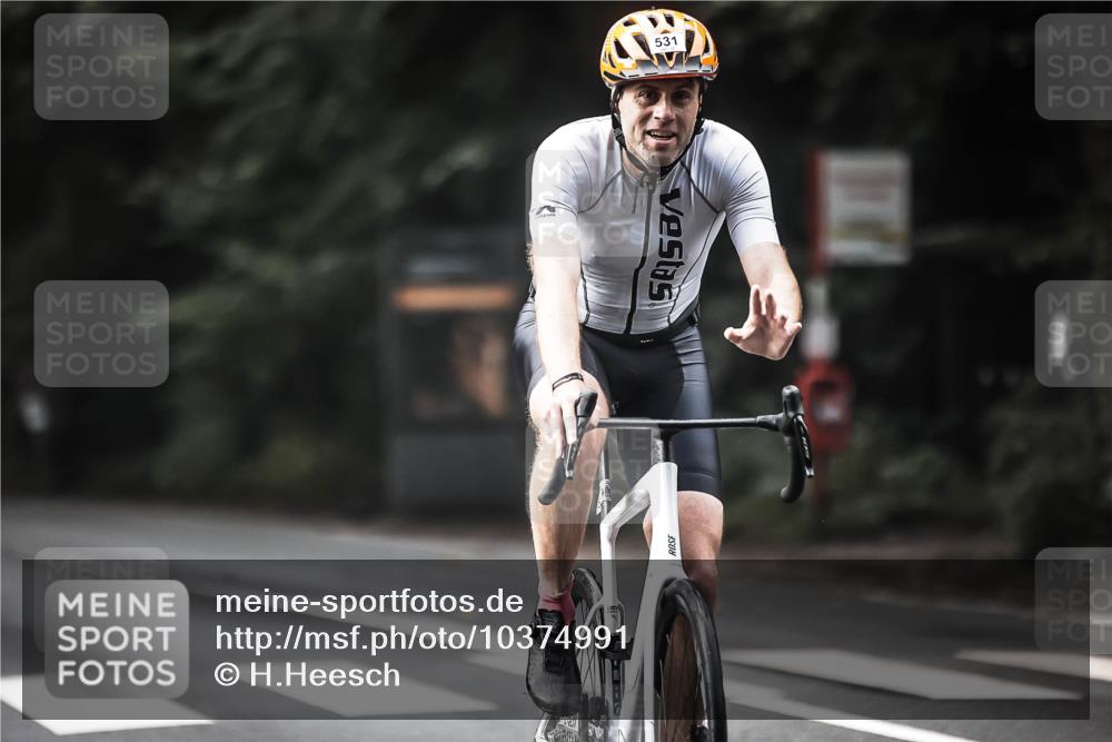 13.09.2026 - Stadtparktriathlon H.Heesch http://msf.ph/oto/10374991 13.09.2026 10:55:38 Radfahren 358, 392, 531 meine-sportfotos.de