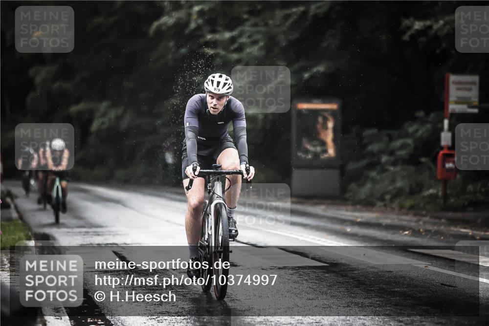13.09.2026 - Stadtparktriathlon H.Heesch http://msf.ph/oto/10374997 13.09.2026 12:12:58 Radfahren 979, 1028, 1045, 1051, 1187 meine-sportfotos.de