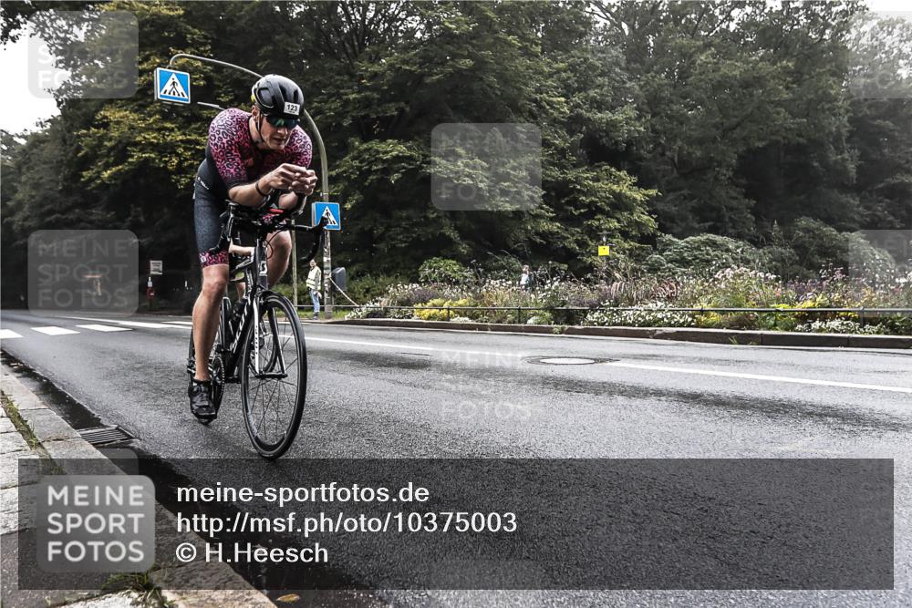 13.09.2026 - Stadtparktriathlon H.Heesch http://msf.ph/oto/10375003 13.09.2026 09:14:32 Radfahren 23, 106, 123, 198 meine-sportfotos.de