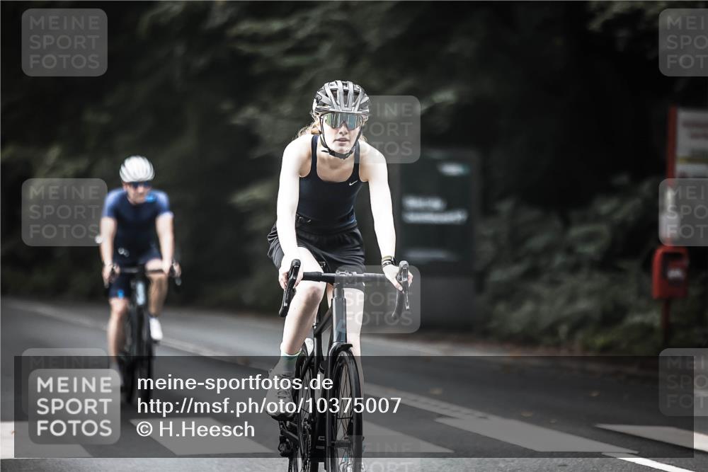 13.09.2026 - Stadtparktriathlon H.Heesch http://msf.ph/oto/10375007 13.09.2026 10:55:47 Radfahren 361, 470, 498 meine-sportfotos.de