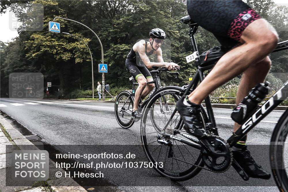 13.09.2026 - Stadtparktriathlon H.Heesch http://msf.ph/oto/10375013 13.09.2026 09:14:32 Radfahren 23, 106, 123, 198 meine-sportfotos.de