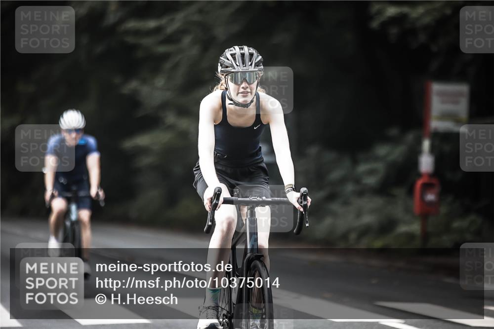 13.09.2026 - Stadtparktriathlon H.Heesch http://msf.ph/oto/10375014 13.09.2026 10:55:48 Radfahren 361, 470, 498 meine-sportfotos.de