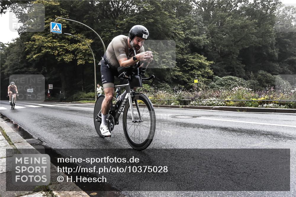 13.09.2026 - Stadtparktriathlon H.Heesch http://msf.ph/oto/10375028 13.09.2026 09:14:39 Radfahren 81, 178, 201 meine-sportfotos.de