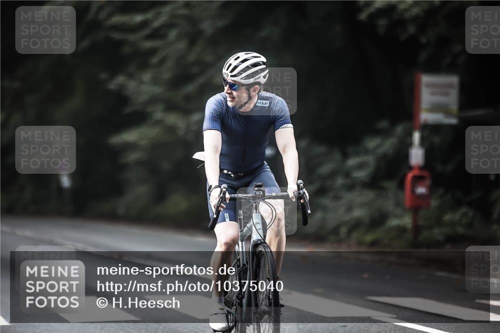 13.09.2026 - Stadtparktriathlon H.Heesch http://msf.ph/oto/10375040 13.09.2026 10:55:49 Radfahren 361, 470, 493, 498 meine-sportfotos.de