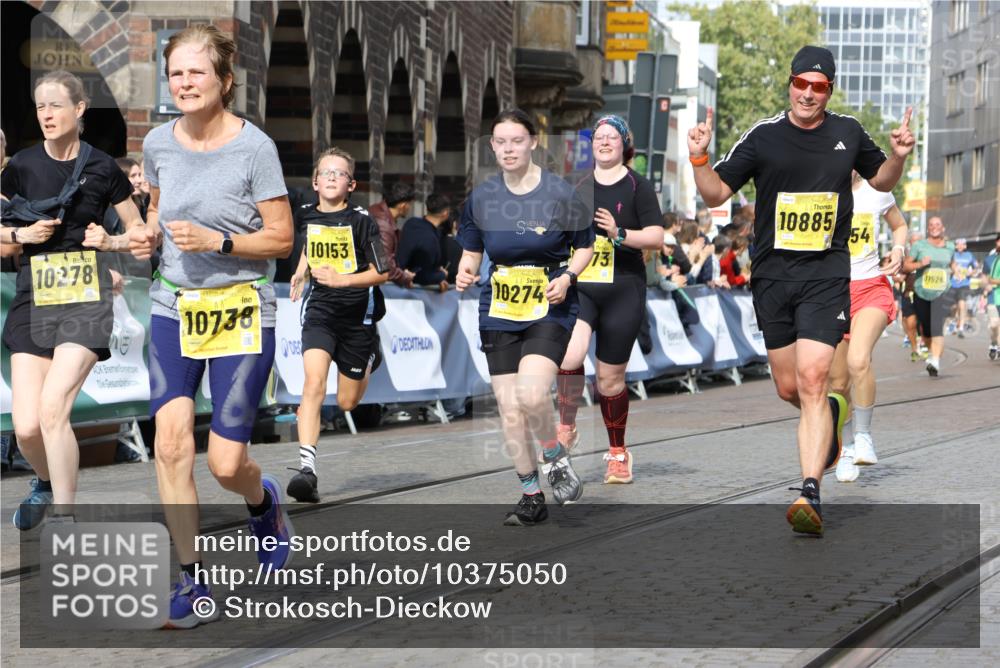 13.09.2026 - 21. swb-Marathon Bremen Strokosch-Dieckow http://msf.ph/oto/10375050 13.09.2026 11:02:31 Ziel 10153, 10173, 10331, 10439, 10473, 10500, 10617, 10636, 10803, 10915, 10924, 10943, 11249, 11576, 11811, 11853, 11886, 12016, 12042, 12094, 12134, 12135, 12145, 12360, 12437, 12506, 10190, 10783, 10945, 10985, 11096, 11261, 11554, 11662, 11701, 11776, 11945, 12154, 12252, 12429, 12451, 12489 meine-sportfotos.de