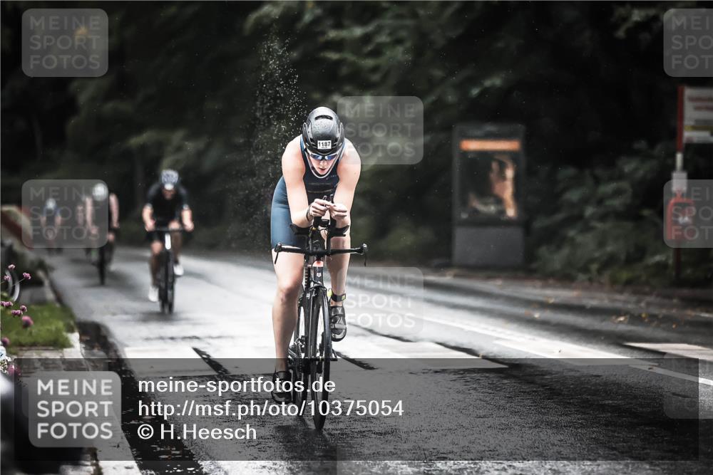 13.09.2026 - Stadtparktriathlon H.Heesch http://msf.ph/oto/10375054 13.09.2026 12:13:02 Radfahren 858, 979, 1045, 1051, 1187 meine-sportfotos.de