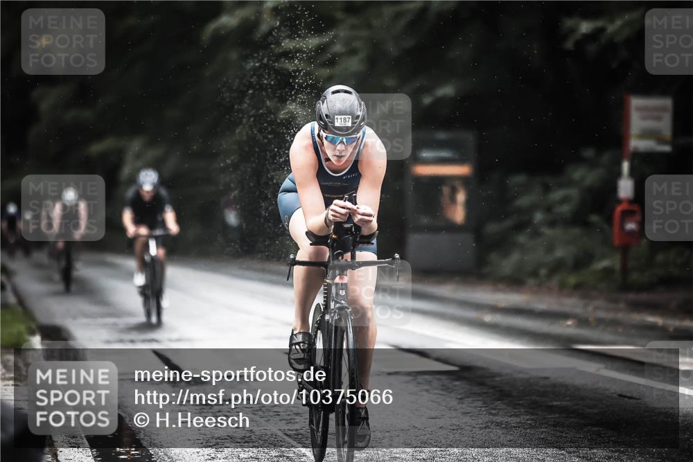 13.09.2026 - Stadtparktriathlon H.Heesch http://msf.ph/oto/10375066 13.09.2026 12:13:02 Radfahren 858, 979, 1045, 1051, 1187 meine-sportfotos.de