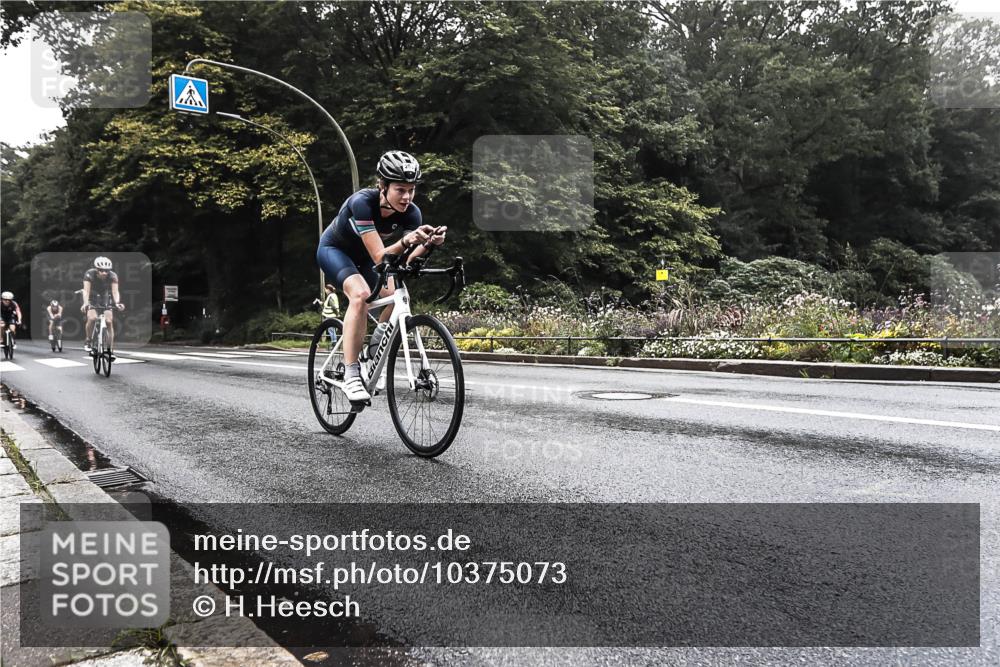 13.09.2026 - Stadtparktriathlon H.Heesch http://msf.ph/oto/10375073 13.09.2026 09:15:09 Radfahren 9, 29, 142, 163, 203 meine-sportfotos.de