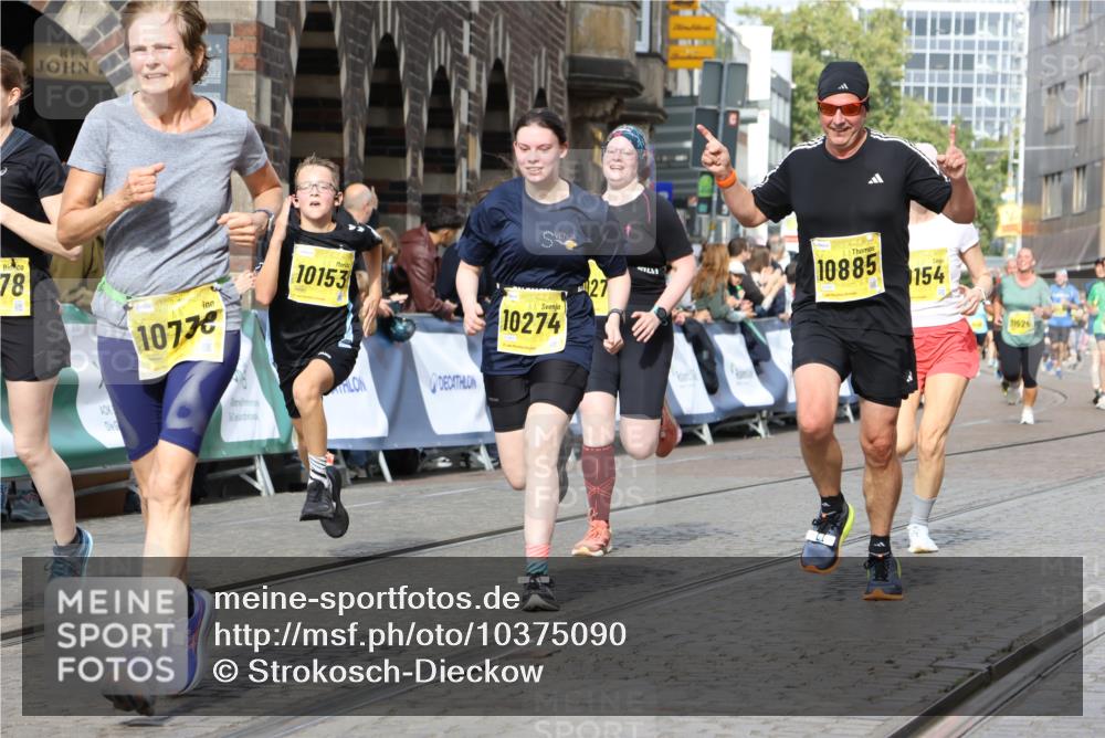 13.09.2026 - 21. swb-Marathon Bremen Strokosch-Dieckow http://msf.ph/oto/10375090 13.09.2026 11:02:31 Ziel 10153, 10173, 10331, 10439, 10473, 10500, 10617, 10636, 10803, 10915, 10924, 10943, 11249, 11576, 11811, 11853, 11886, 12016, 12042, 12094, 12134, 12135, 12145, 12360, 12437, 12506, 10190, 10783, 10945, 10985, 11096, 11261, 11554, 11662, 11701, 11776, 11945, 12154, 12252, 12429, 12451, 12489 meine-sportfotos.de
