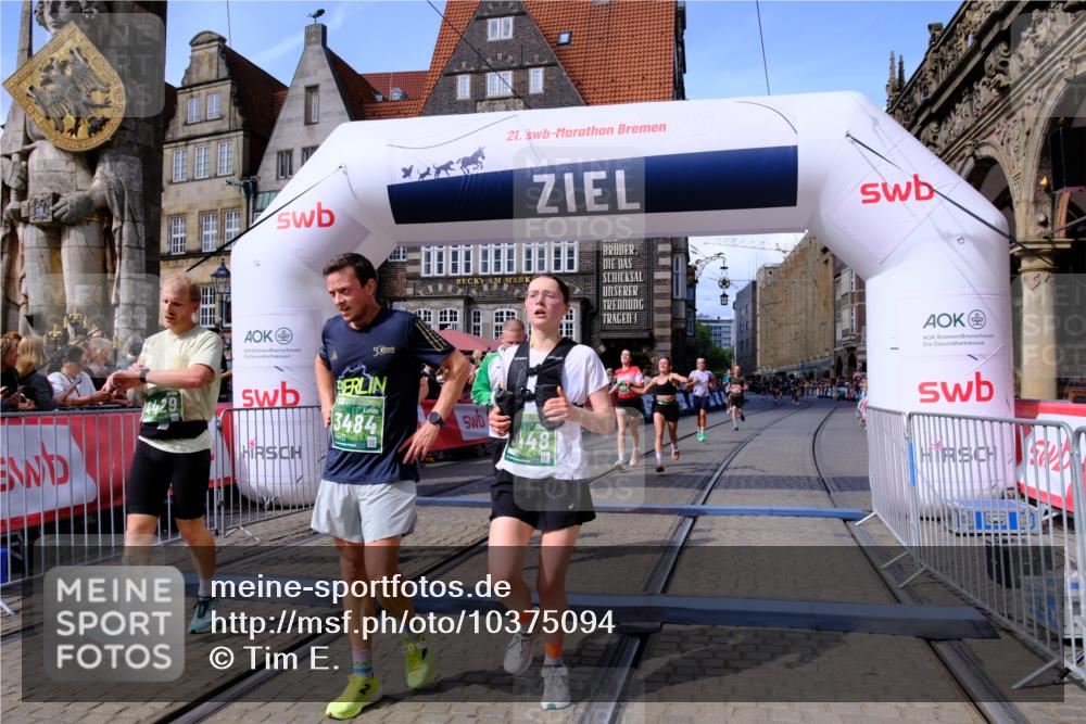 13.09.2026 - 21. swb-Marathon Bremen Tim E. http://msf.ph/oto/10375094 13.09.2026 13:11:33 Ziel 1349, 2087, 3440, 3448, 3484, 3647, 3899, 4429, 6274, 8474, 9291, 9410, 9618, 9762 meine-sportfotos.de